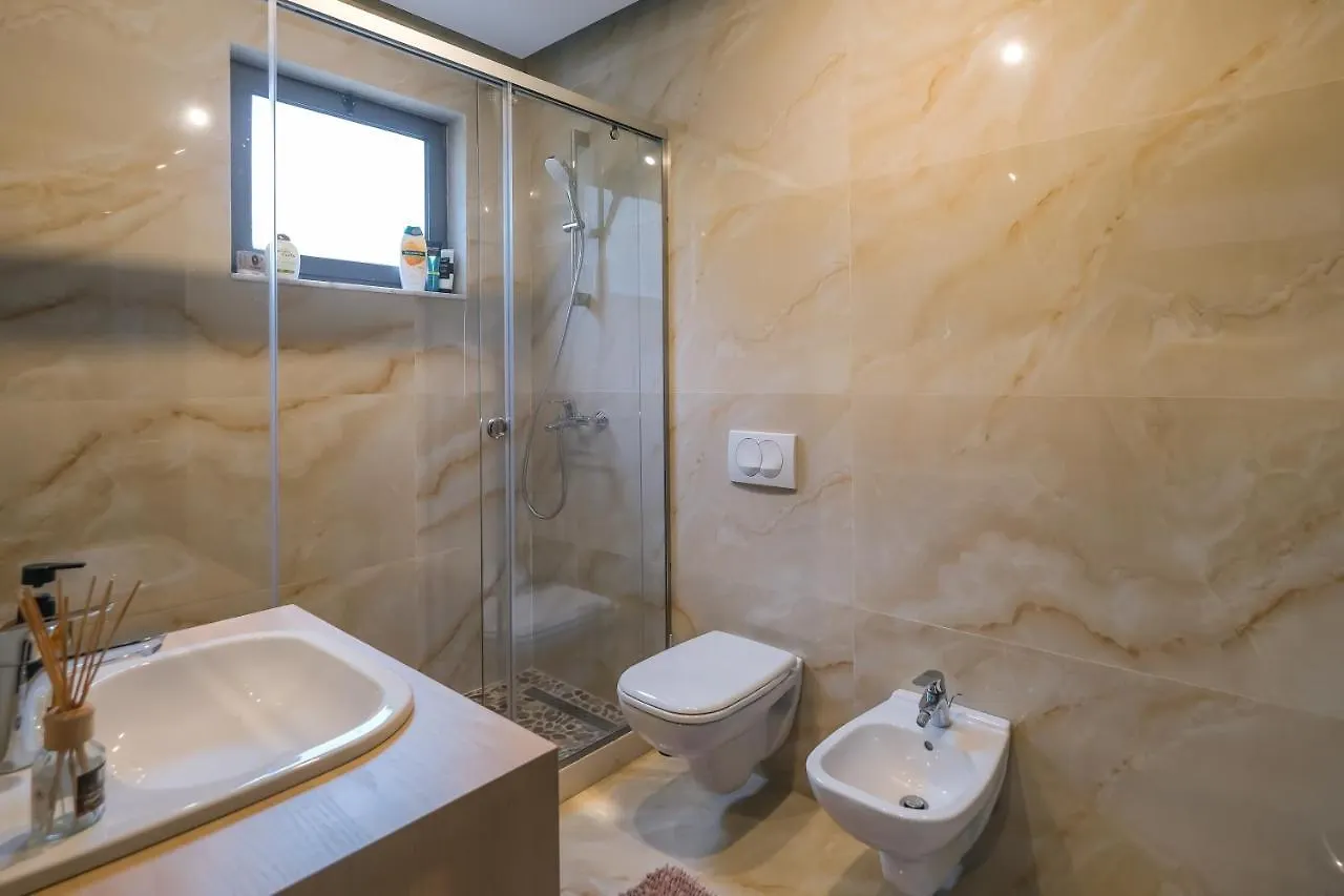 Air Albania Stadium Apartments 0*, 티라나 알바니아